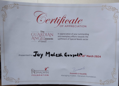 Receiving Unsung Hero Award at Gaurdian Angel Award Ceremony By Vishalwin Foundation, Vadodara.